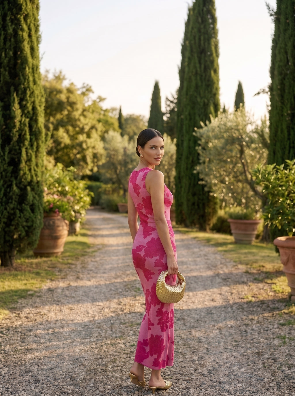 Espalda de vestido largo rosa floral Vezza, colección verano